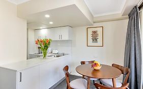 City Apartment At College St